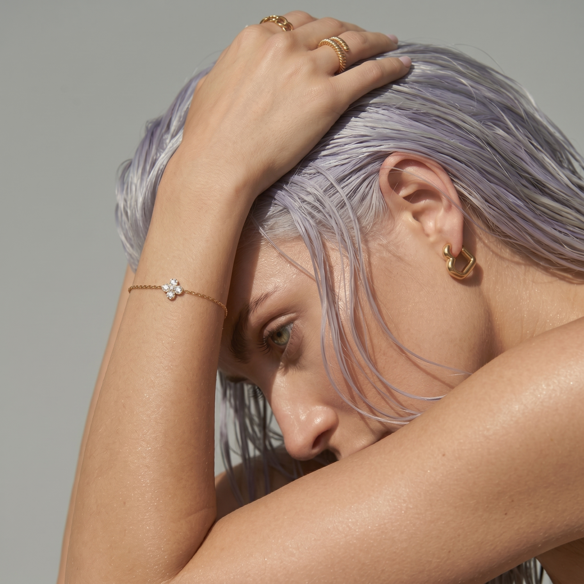 The clover bracelet | dainty gold clover crystal bracelet