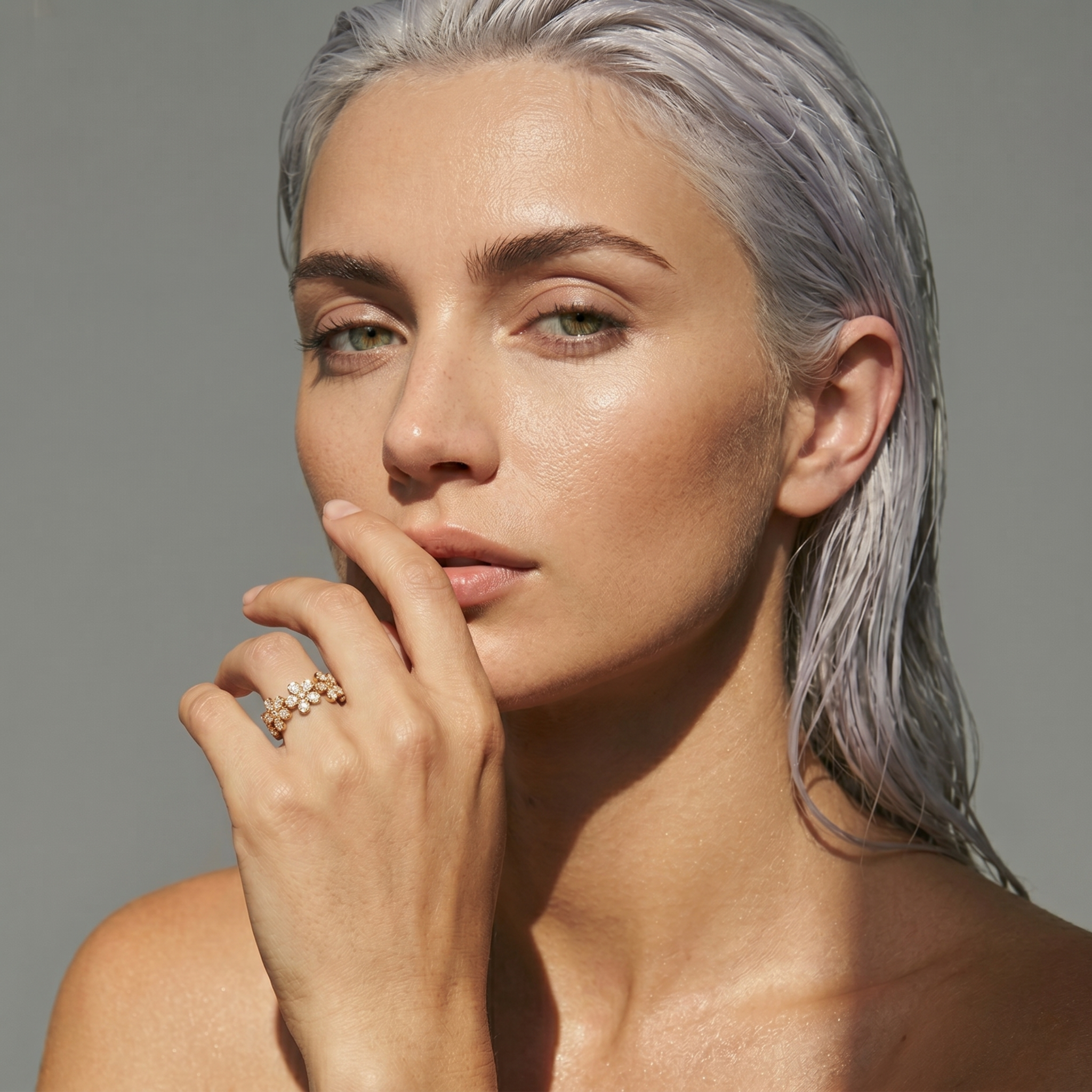 The daisy ring | dainty gold flower eternity ring