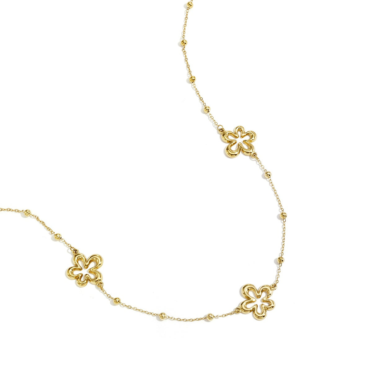 Necklace with coral shaped flowers