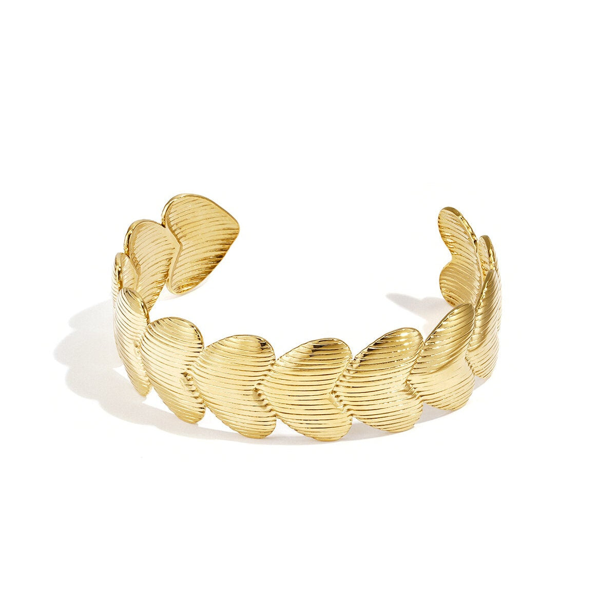 Stylish heart cuff bracelet for everyday elegance
