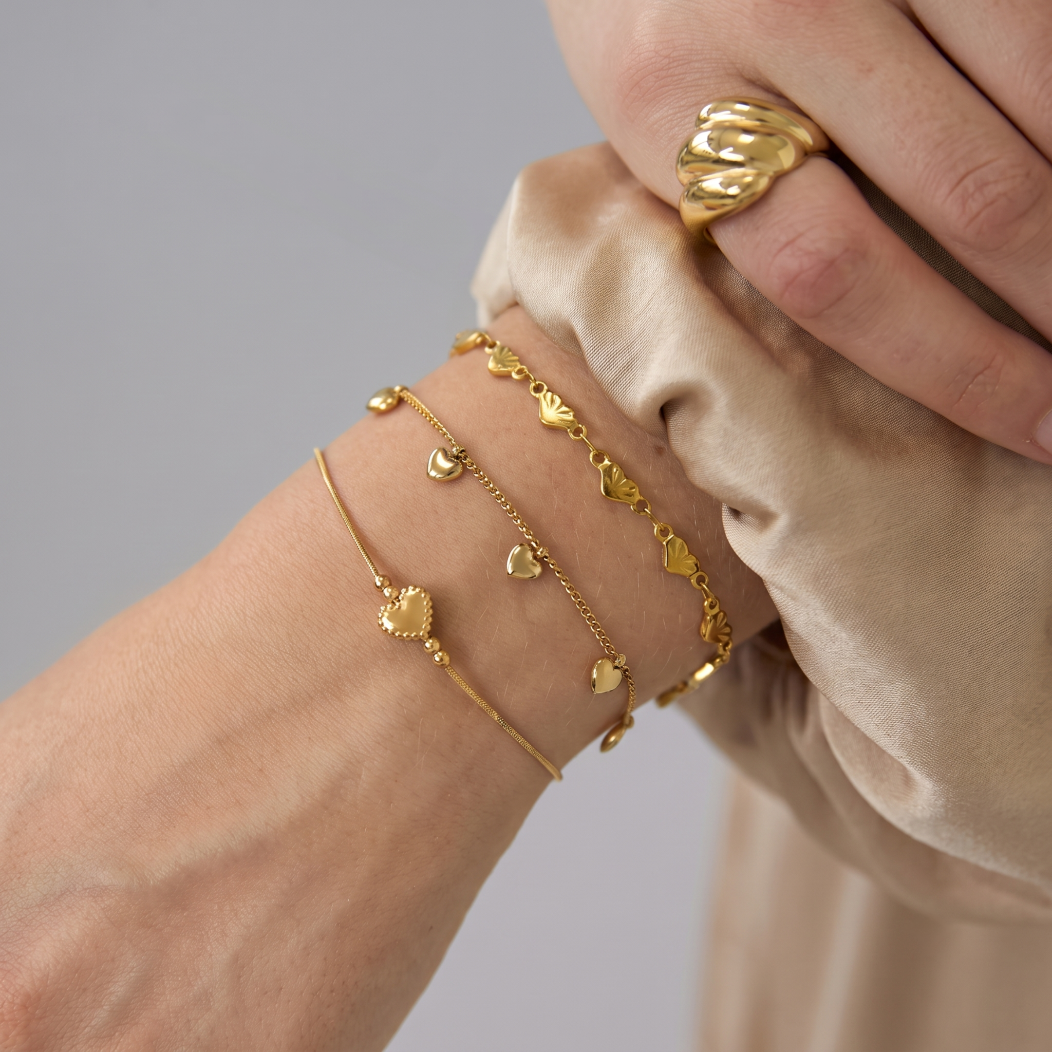 The Charm Row Bracelet | Gold Dangling Heart Chain Bracelet