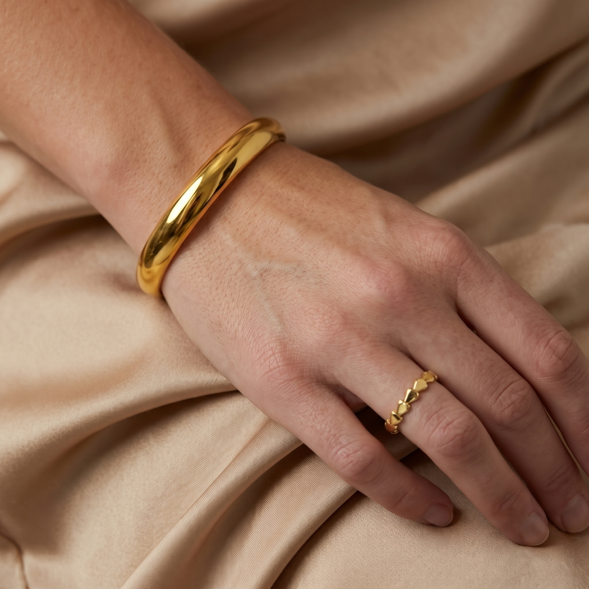 The Classic Bangle | Gold Smooth Round Bracelet