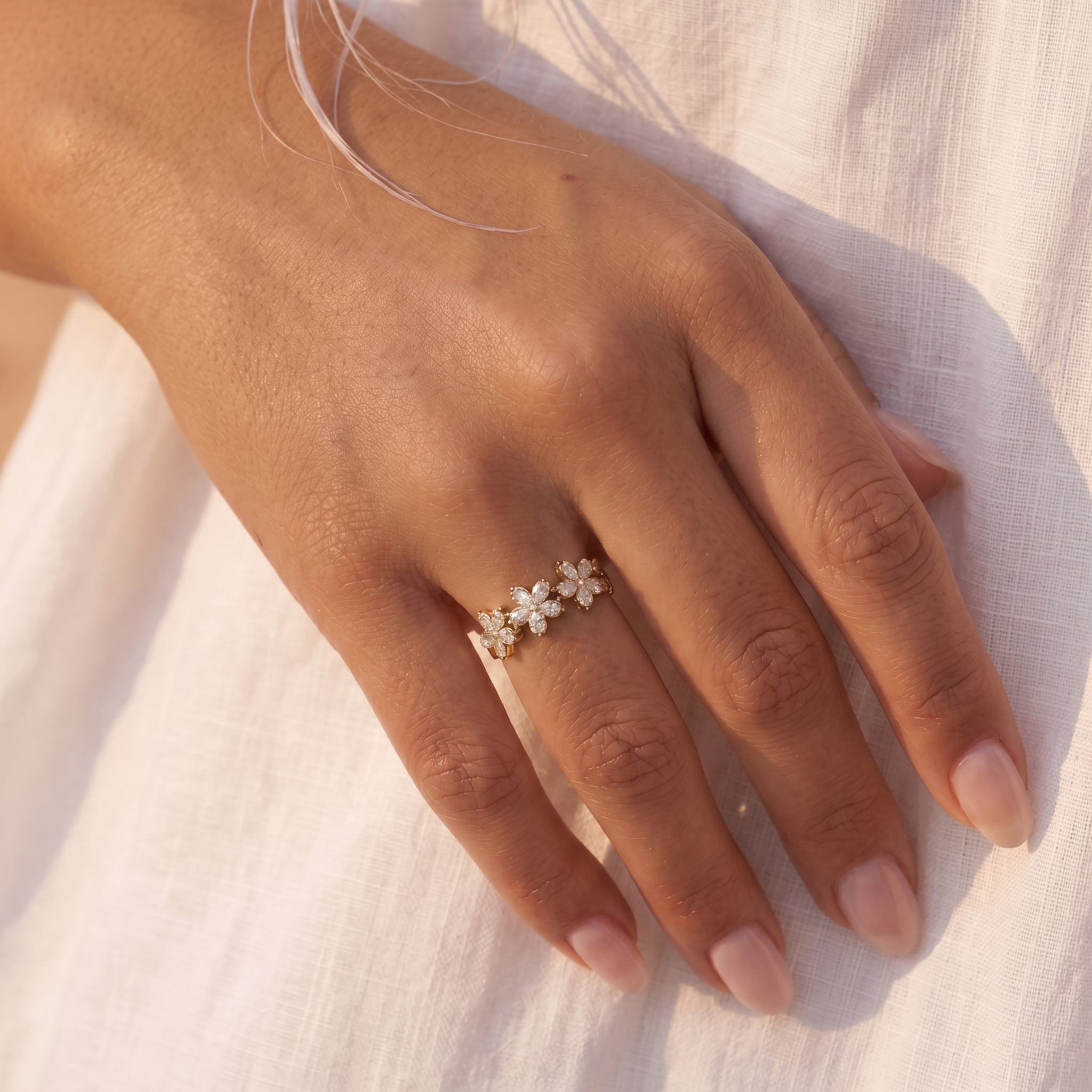 The Daisy Ring | Dainty Gold Flower Eternity Ring