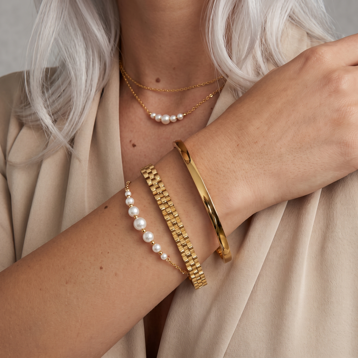 The Scalloped Bangle | Gold Textured Hinged Bracelet